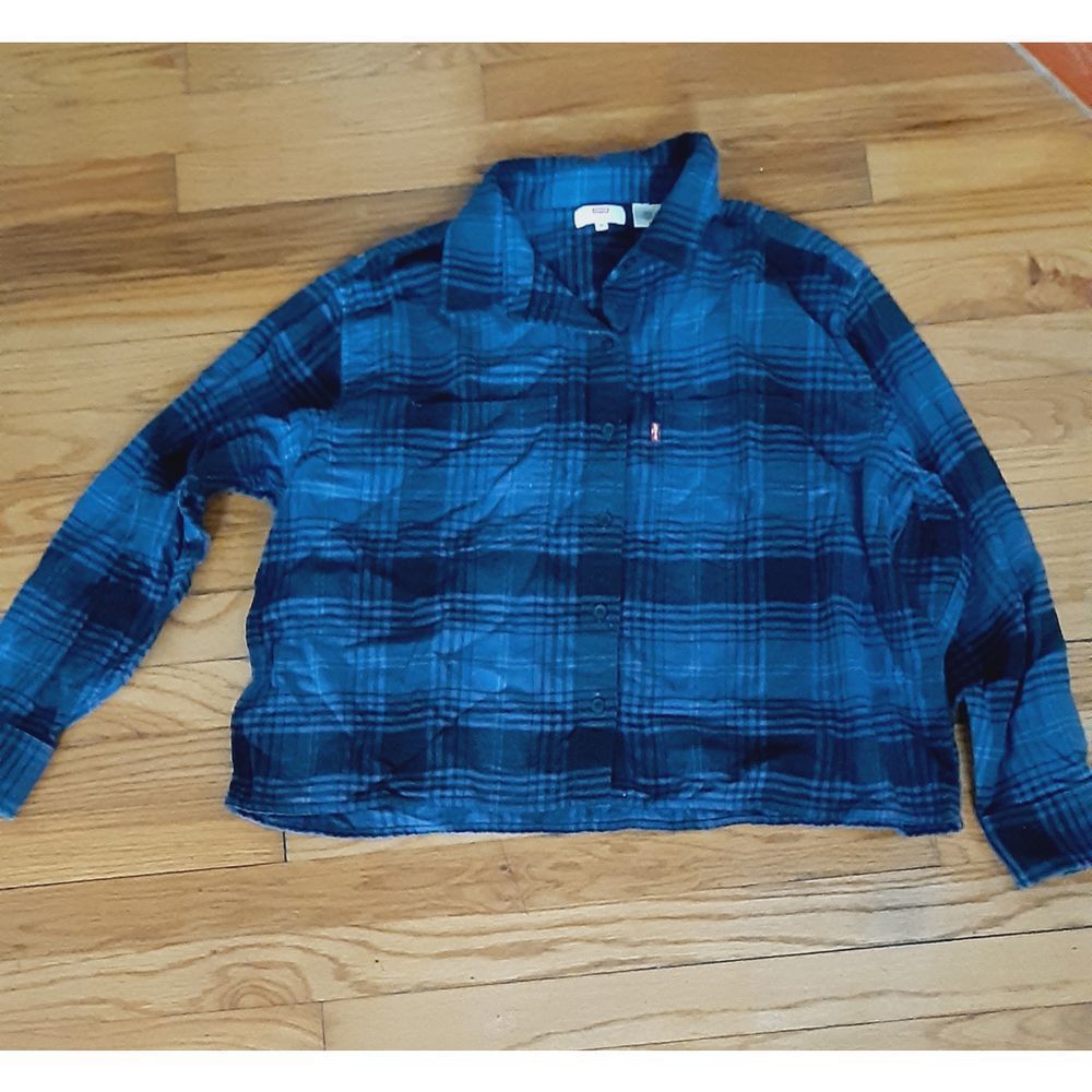 Levi's Boxy Crop Plaid Flannel Button Down Size Medium